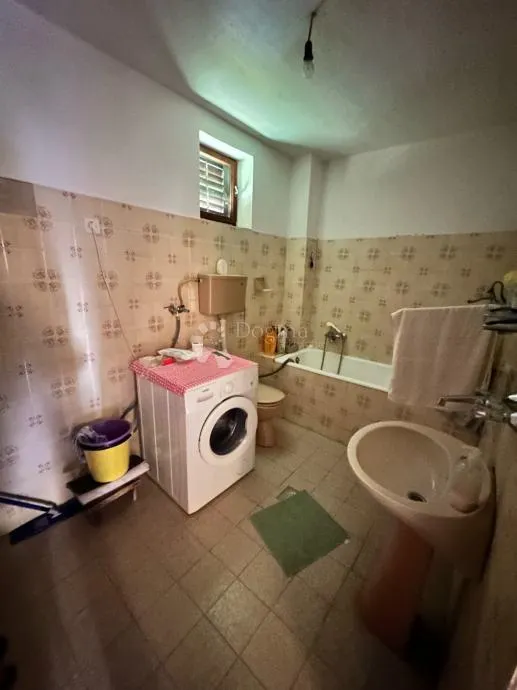 kuća na atraktivnoj lokaciji - slika 18