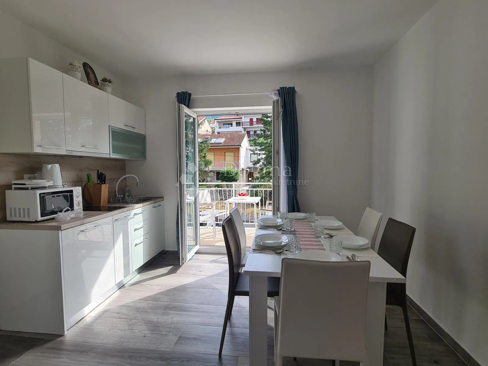 dramalj, apartmanska kuća 200 m od mora - slika 3