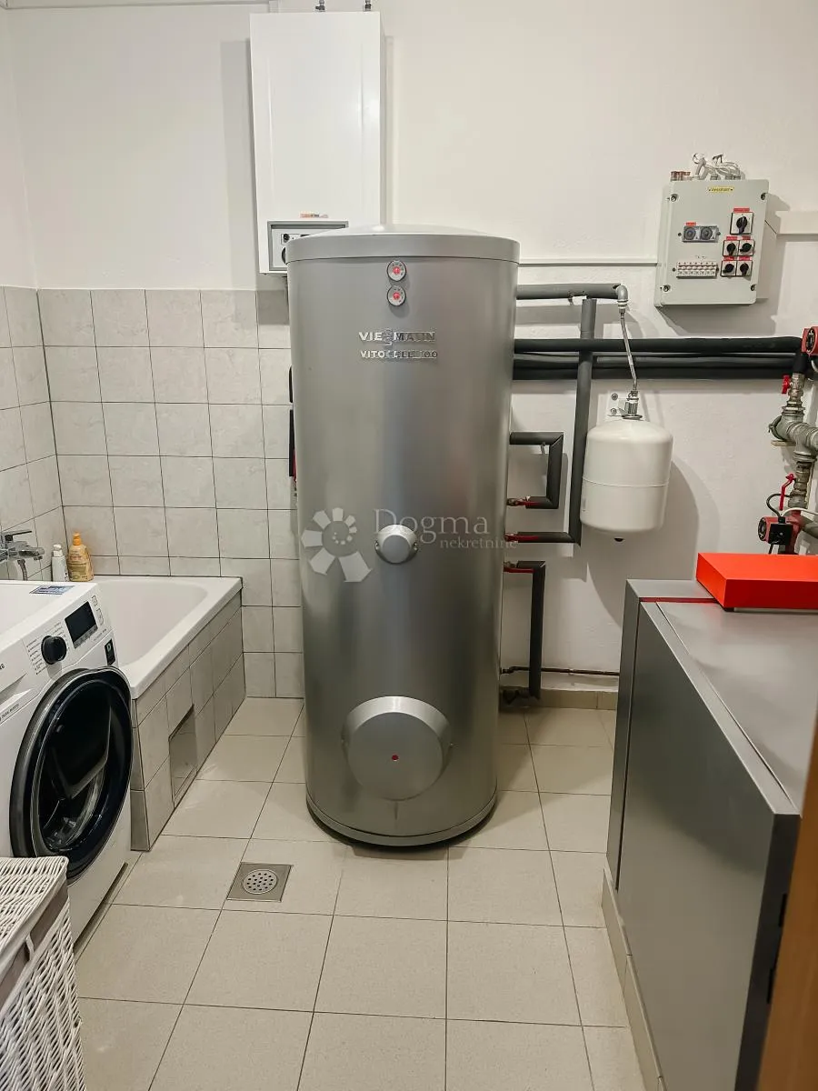 šibenik, dvoetažni stan s panoramskim pogeldom i garažom, 250 m2 - slika 27