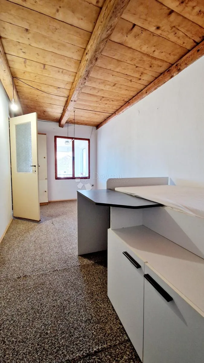 kuća u centru šikića idealna za preuređivanje - slika 17