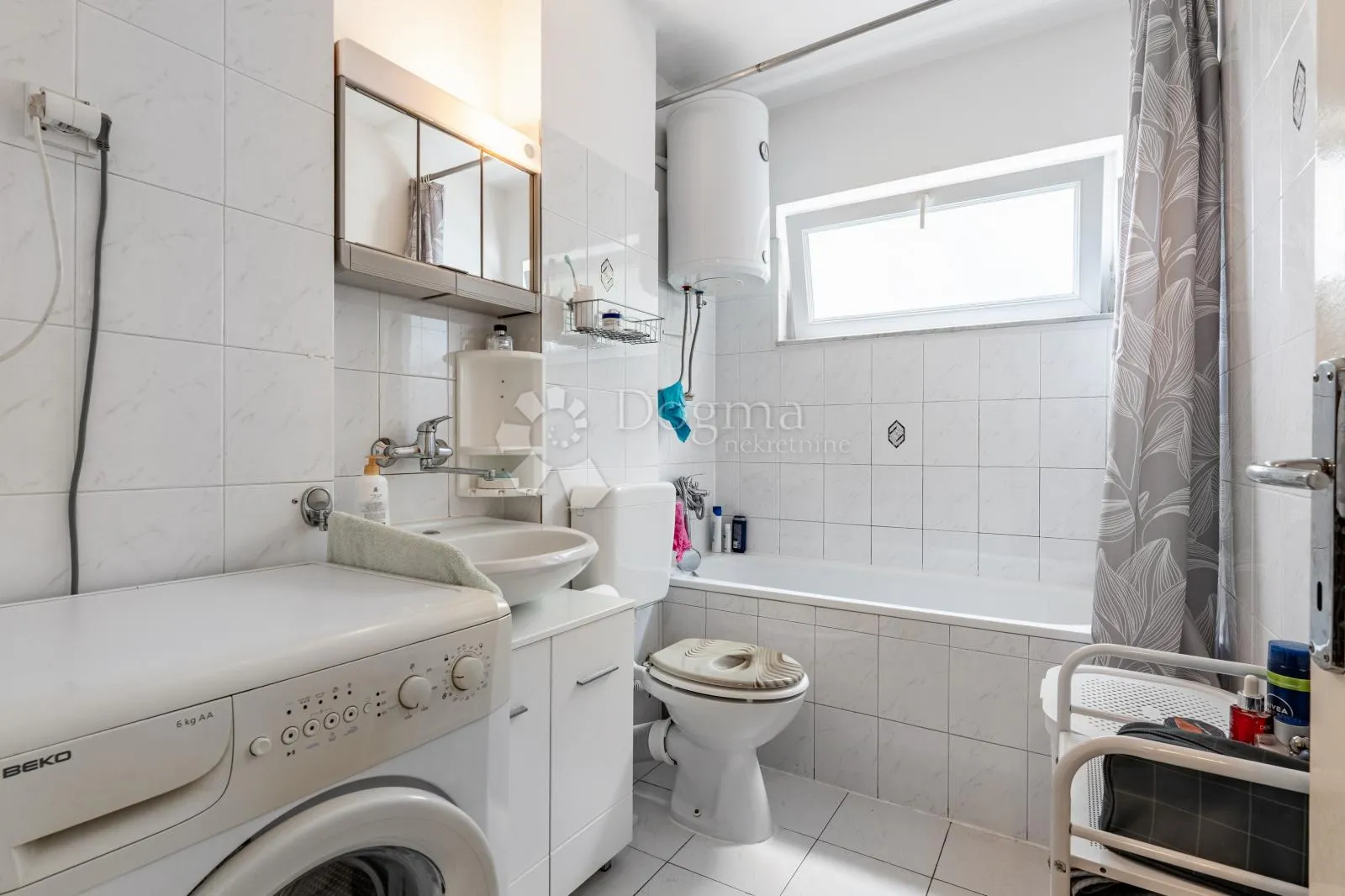 škurinje -65m2 ,prvi kat balkon 2s+db - slika 7