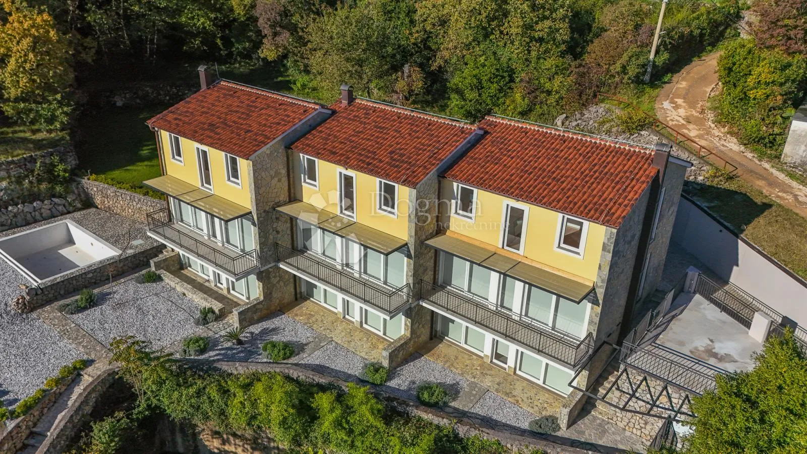 premium kuća u nizu – bazen, garaža, podno grijanje - slika 20