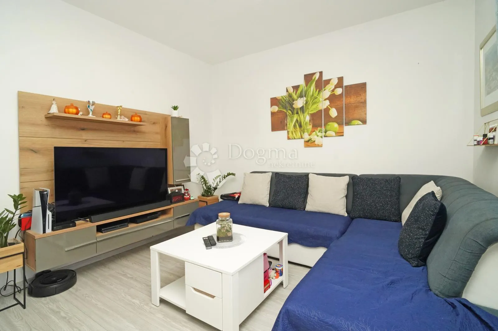 prilika! 2 stana u puli 3s+db i 1s+db - slika 1