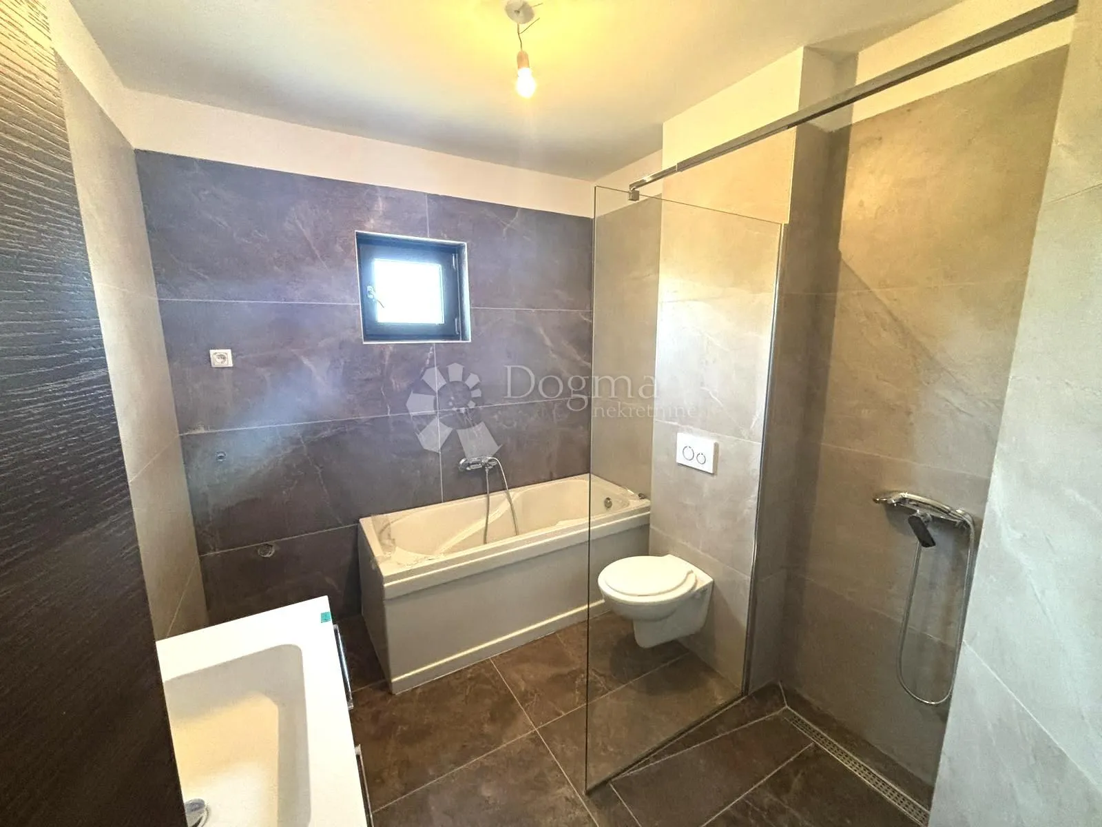 penthouse nadomak mora i s impresivnim terasama i s uporabnom dozvolom - slika 8