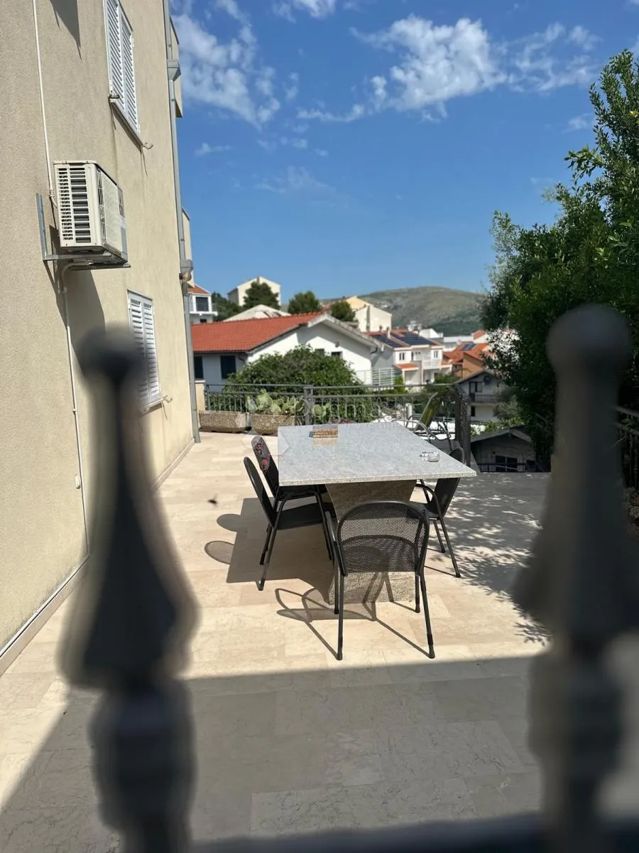 fantastična lokacija, dvojna kuća sa 3 apartmana samo 250 metara do plažena - slika 9