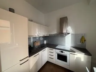 centar-67m2,2s+db adaptiran ,lift ,drugi kat - slika 2