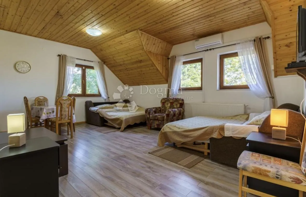 resort u srcu like nadomak plitvica - uhodan posao !!! - slika 41
