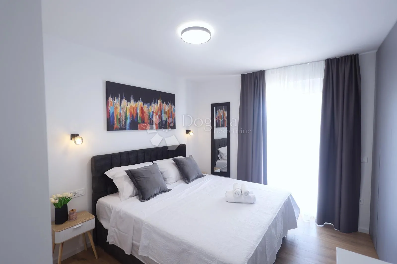 moderna kuća s bazenom -178m2, mirna lokacija - slika 19