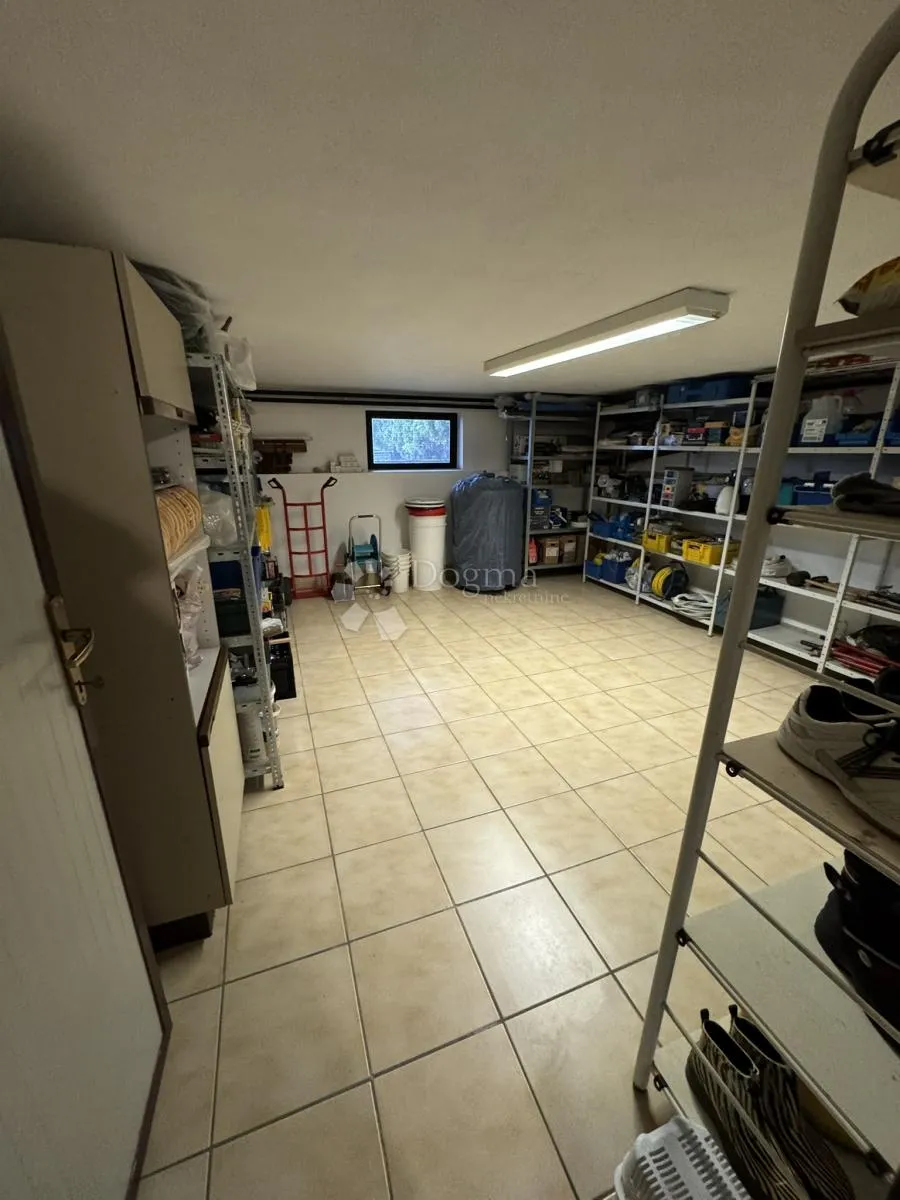 kuća sa dvije stambene jedinice - slika 17