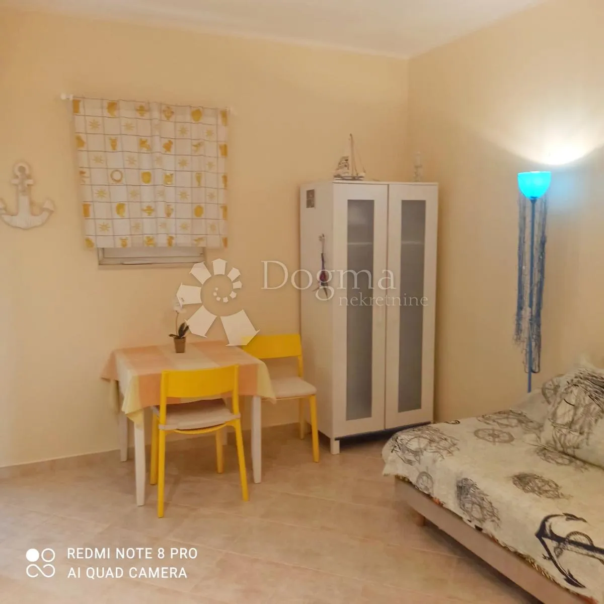 prodaja kuće 80m od mora, 6 apartmana - slika 20
