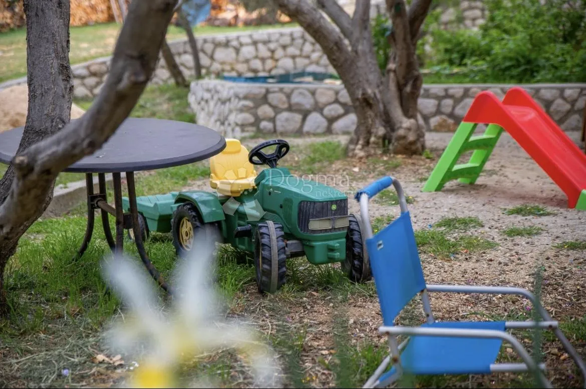 apartmanska kuća - slika 22