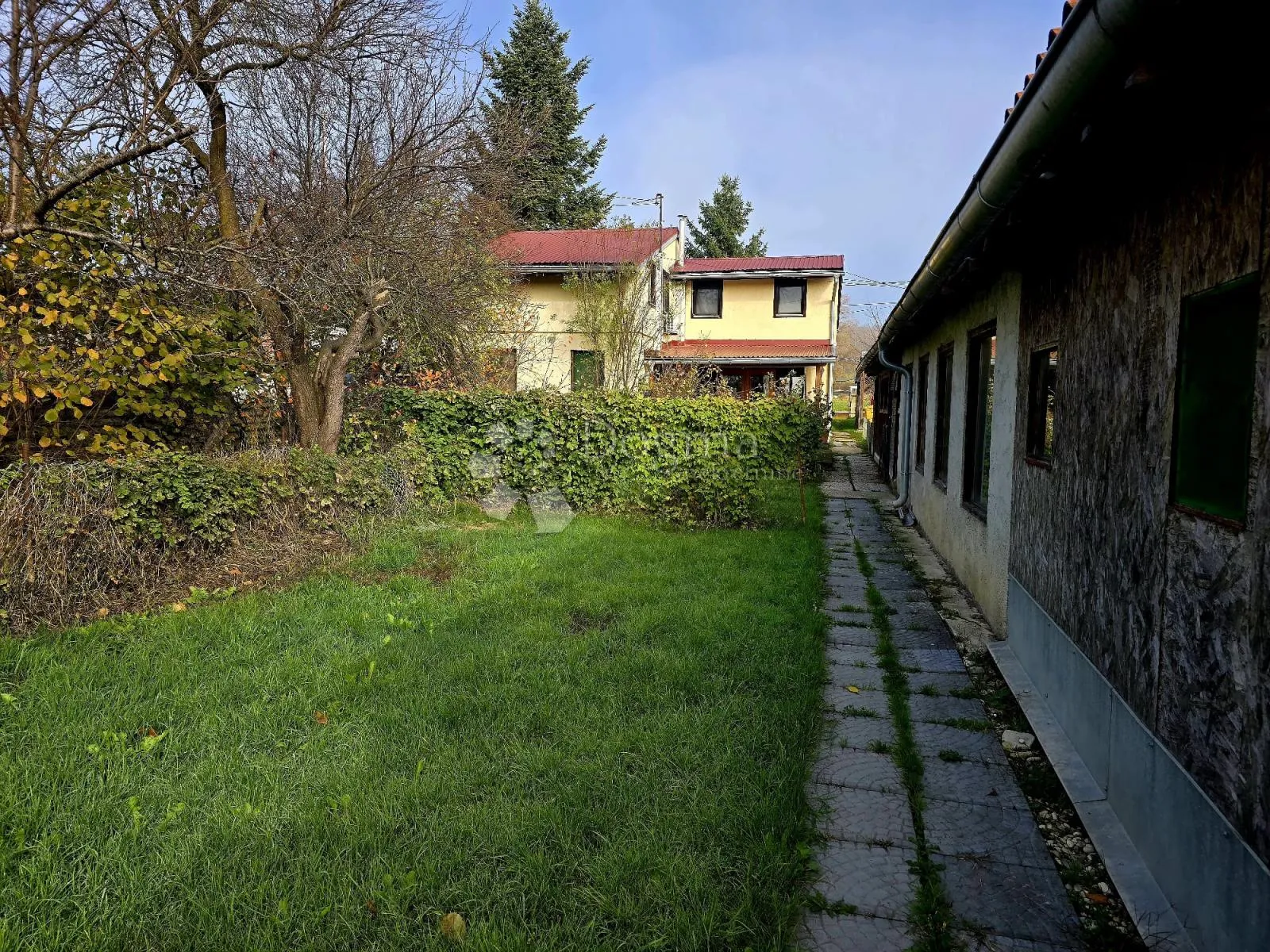 tražite veliku okućnicu na odličnoj lokaciji ? - slika 3