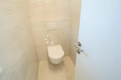 ekskluzivan duplex s bazenom, 100 m od mora - slika 25