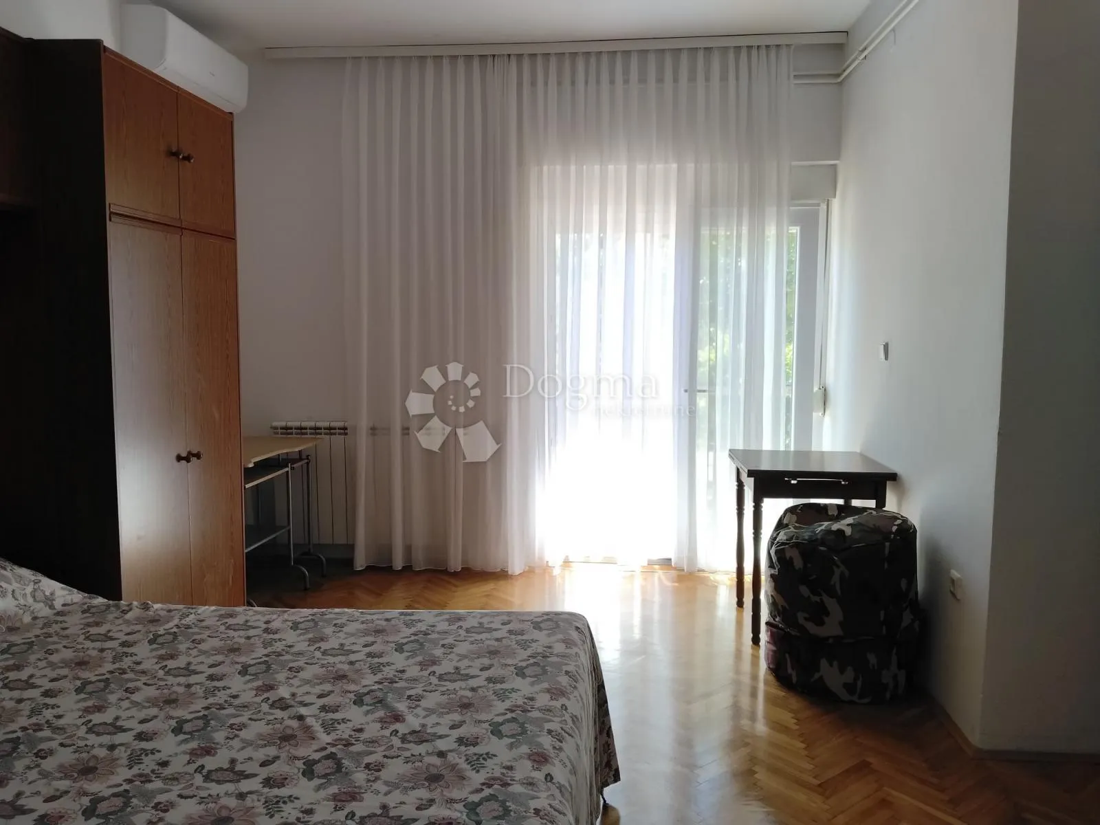 stan u kući turanj - slika 14