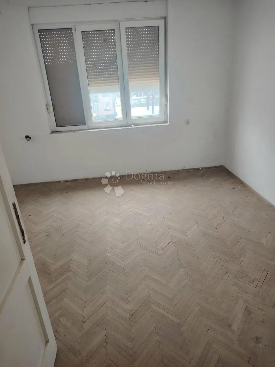 stan lički osik 2 kat - slika 5