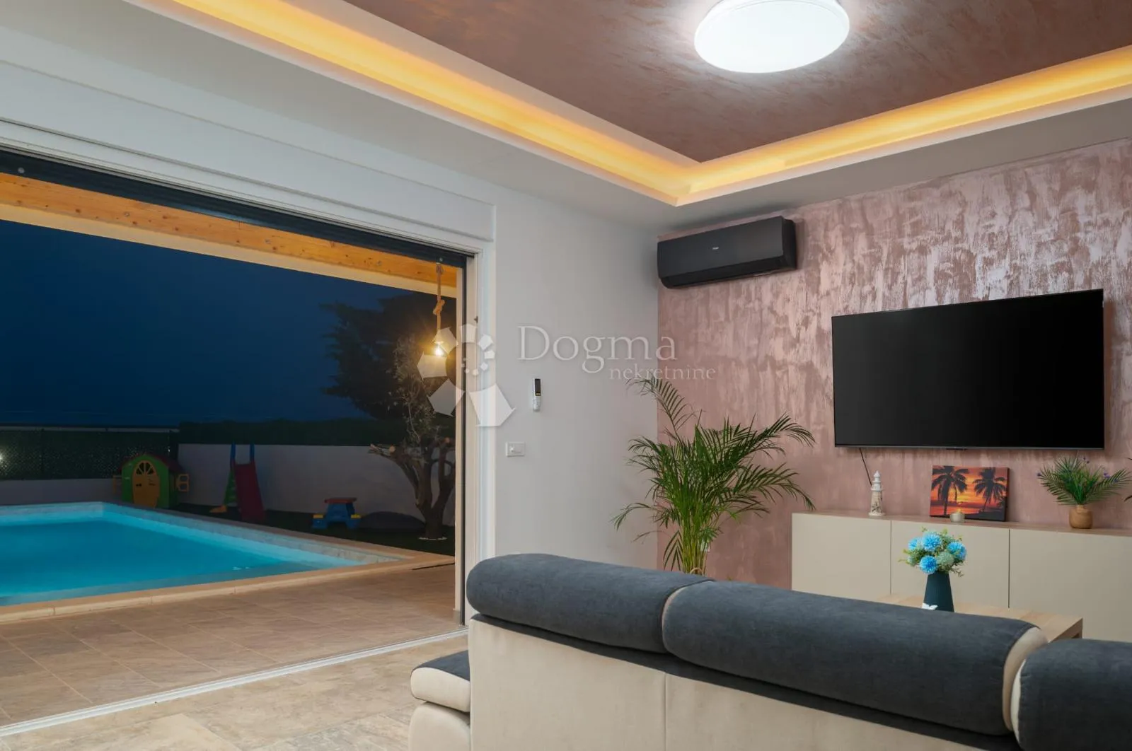poljica brig - villa s bazenom, novogradnja - slika 46