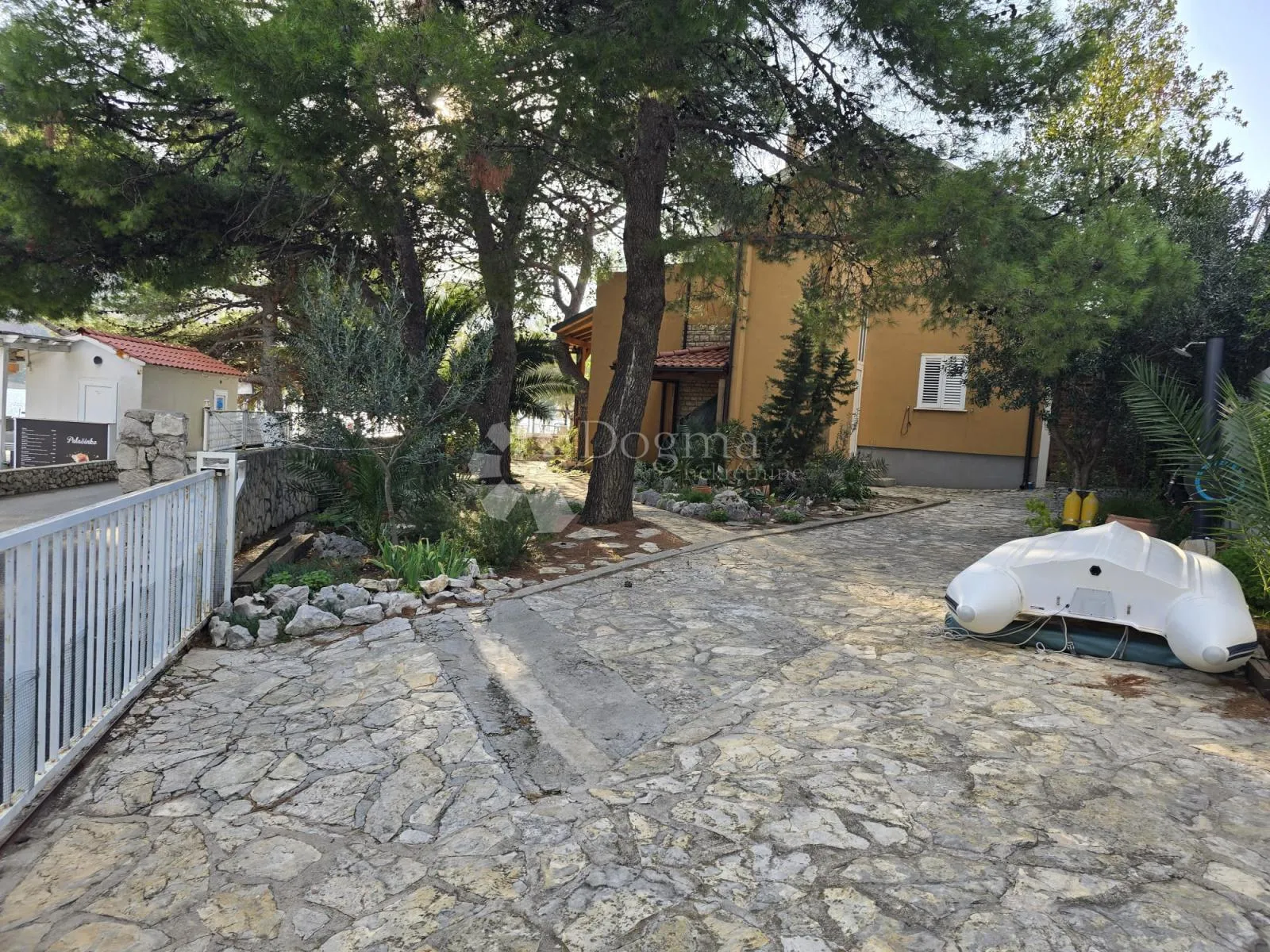 grebaštica- kuća na jedinstvenoj lokaciji prvi red do mora - slika 28