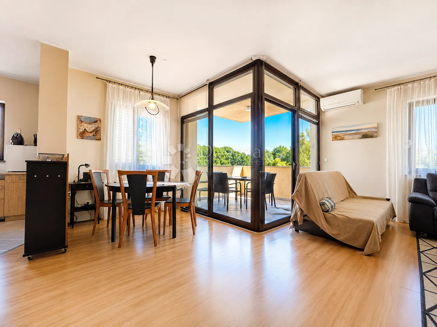 PRILIKA! Rovinj - stan 86m2 + terasa + parking