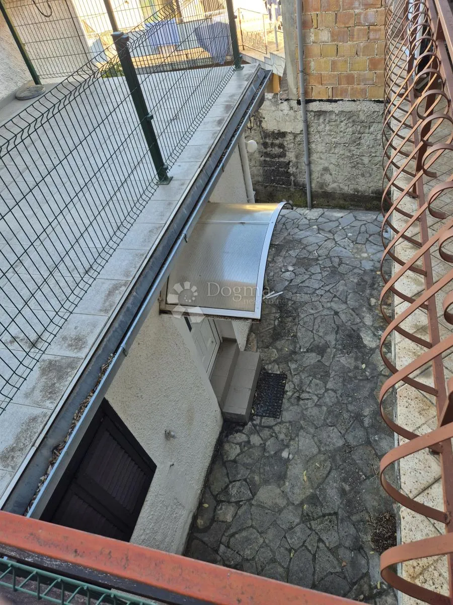 dvije kuće u nizu odlična investicija - slika 14