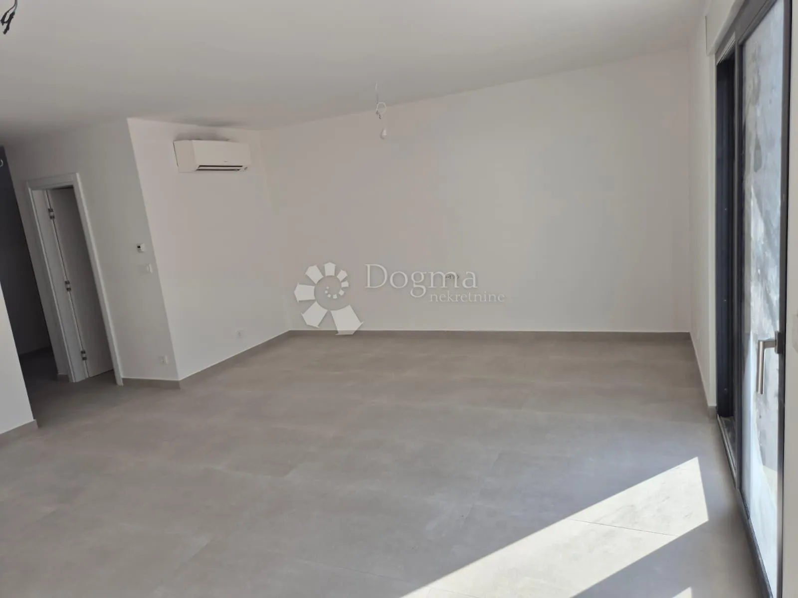 okrug gornji – novogradnja – prostran moderan stan (s1) s prostranim terasama, 150 m od plaže - slika 12