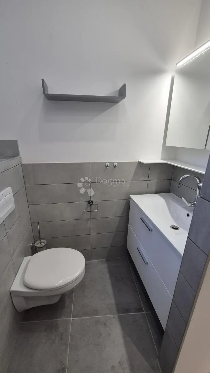 dvosobni stan u centru pule površine 72,83 m2 - slika 14