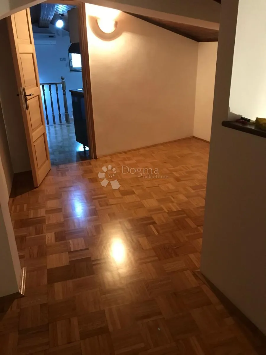 predivna kuća u rovinju s pogledom na more i starogradsku jezgru! - slika 19