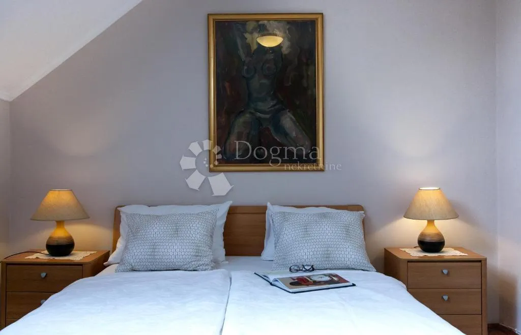 luksuzna kuća sa bazenom na samo 300 m od mora - slika 22