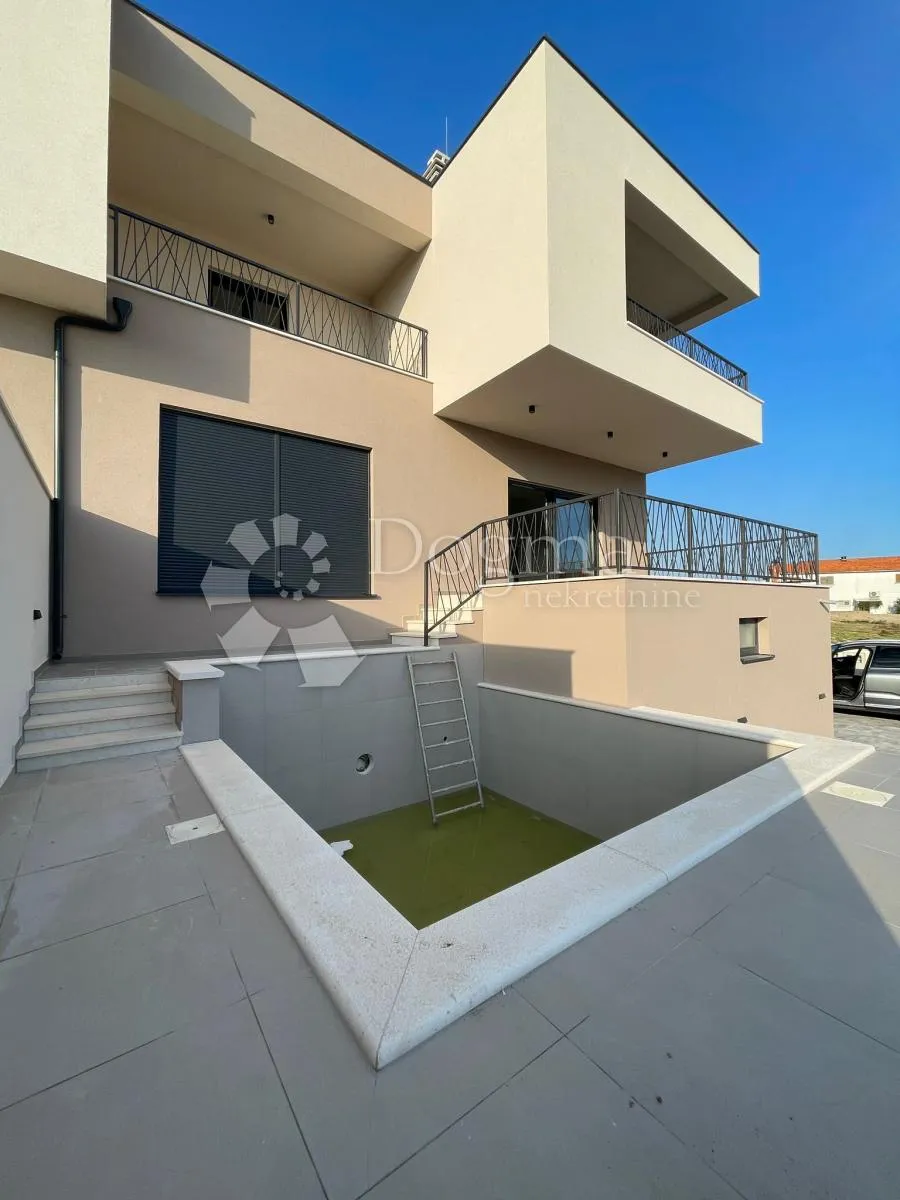 vodice duplex kuća na atraktivnoj lokaciji sa prekrasnim pogledom - slika 12