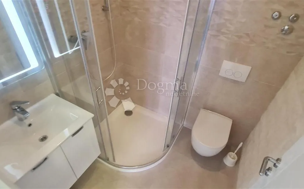 luksuzan apartman pored mora u povljani - slika 13