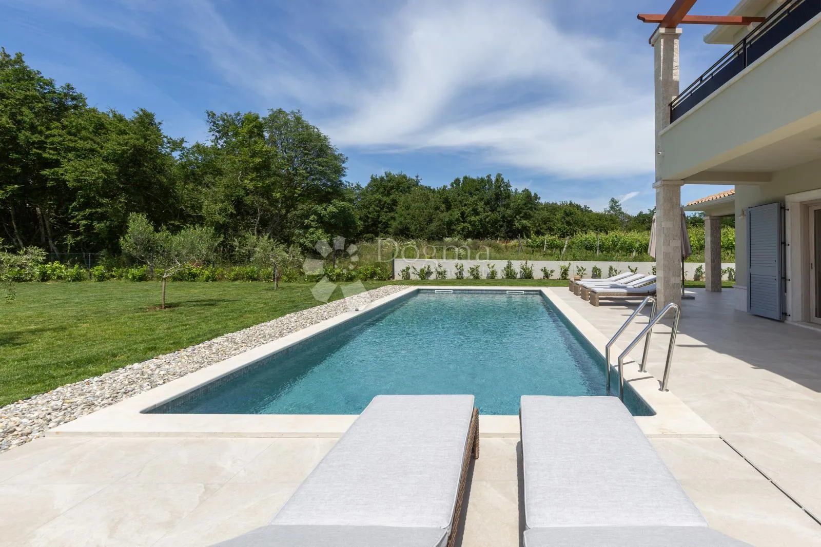 potpuno opremljena villa, na mirnoj lokaciji! - slika 36