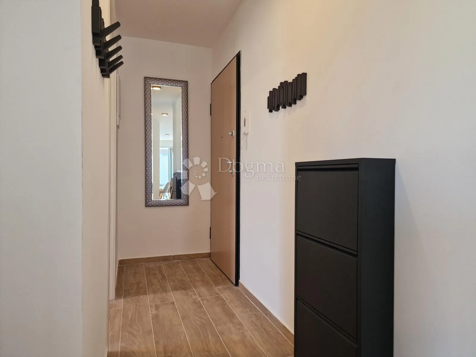 prostran stan s vrtom 700 m od mora - ližnjan, istra - slika 13