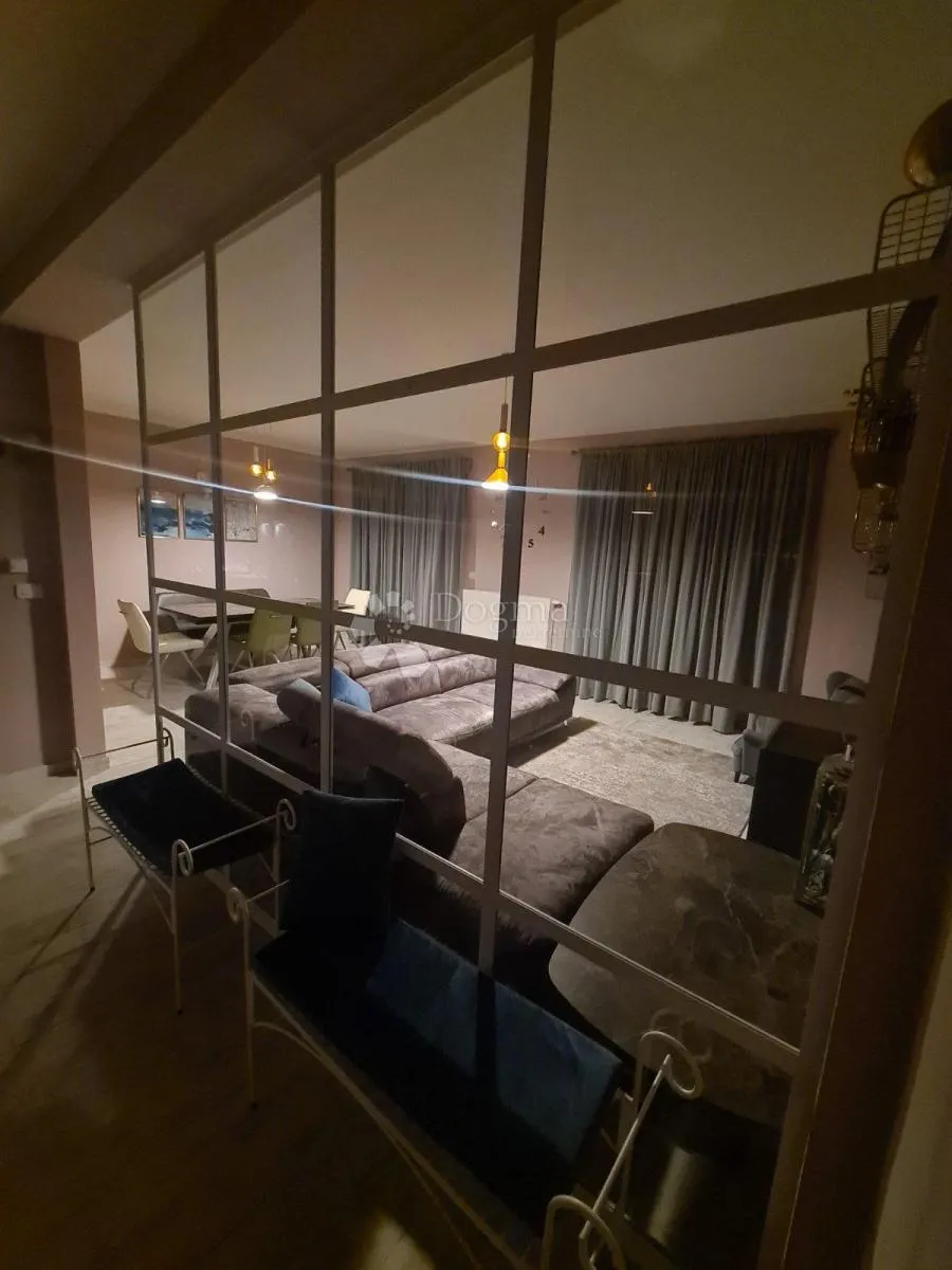 trosoban stan s vrtom i panoramskim pogledom na more - slika 12