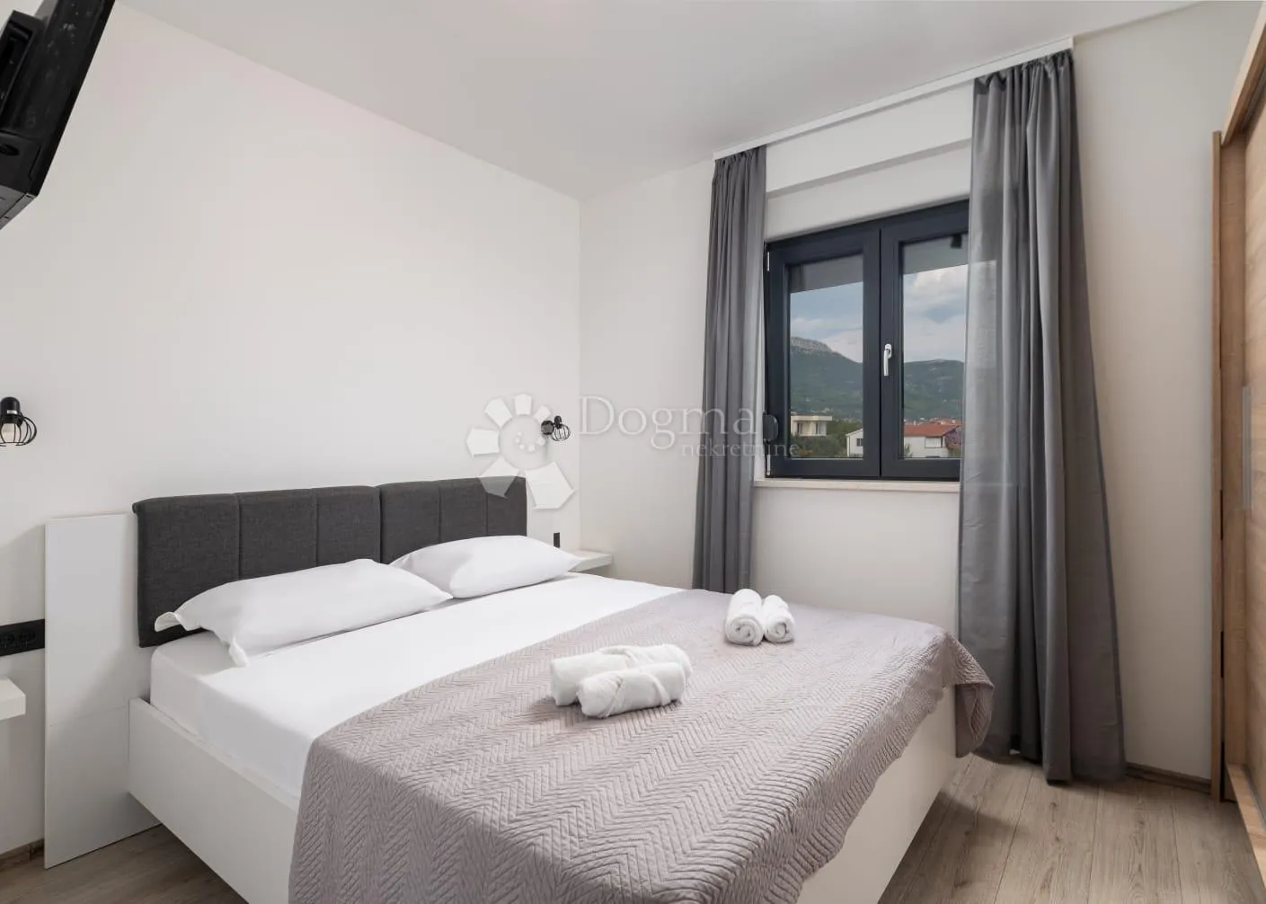 villa sa bazenom - slika 25