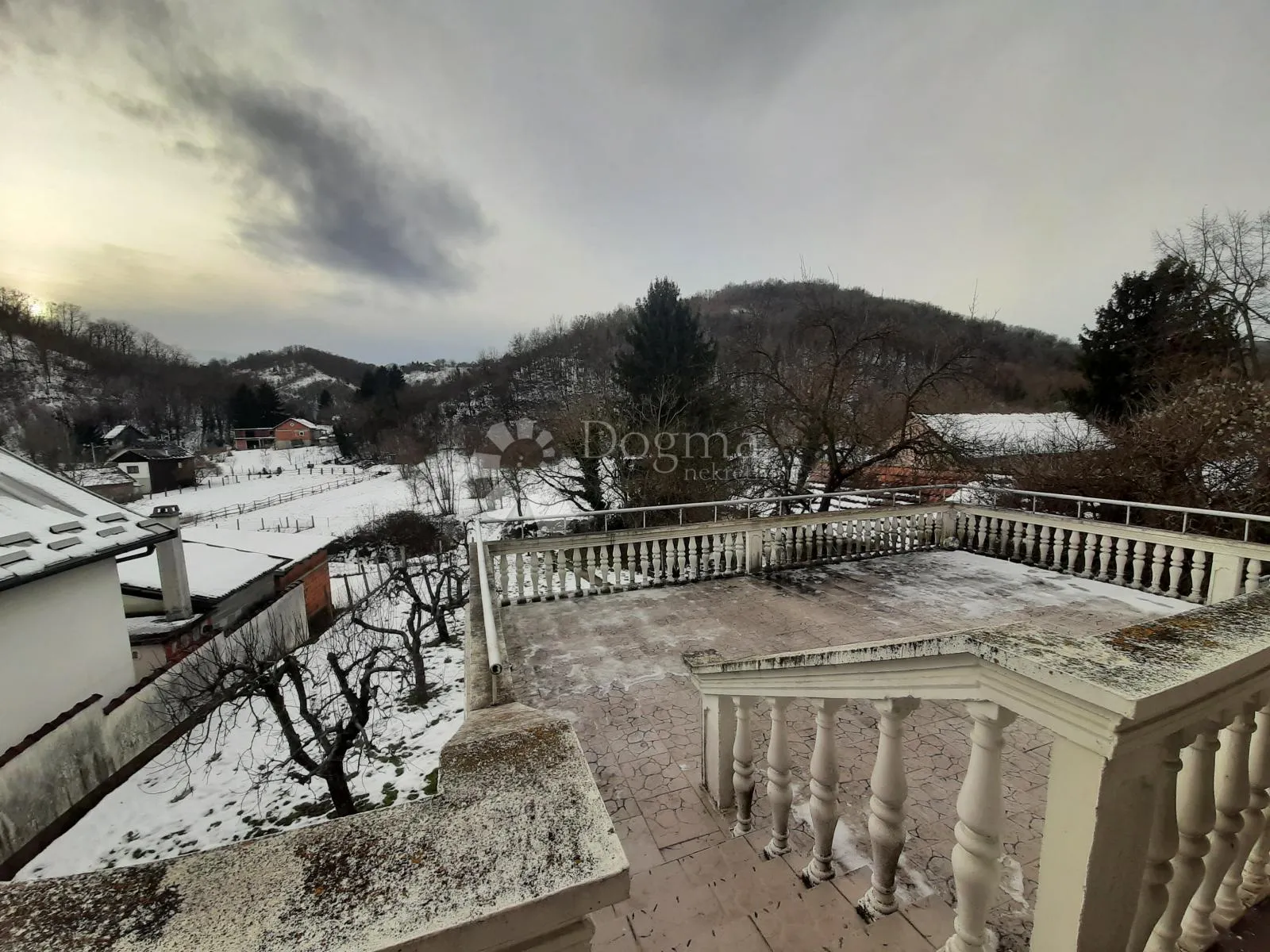 trosoban stan 76 m² s terasom 50 m² i vrtom – vugrovec - slika 10