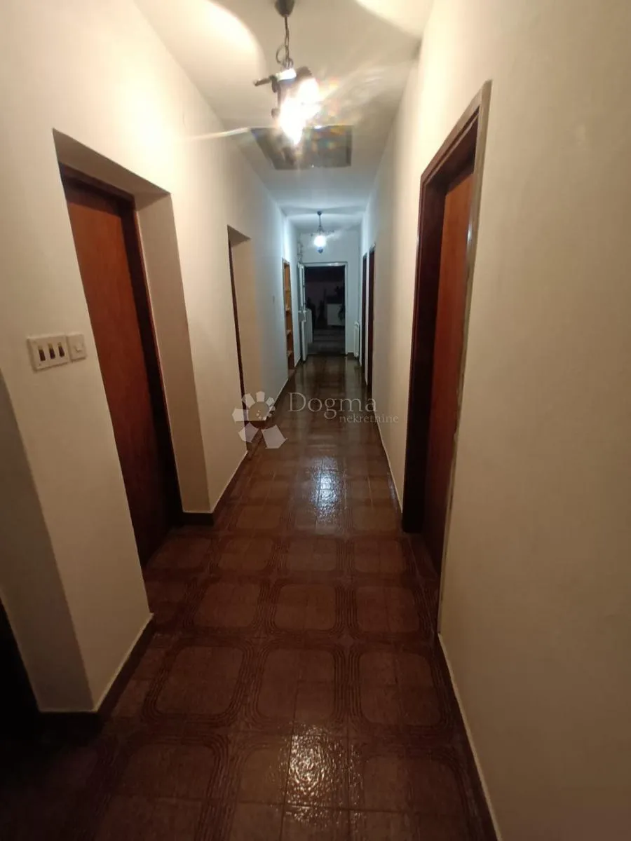 pag, apartman 106,85m2 u blizini gradske plaže - slika 8