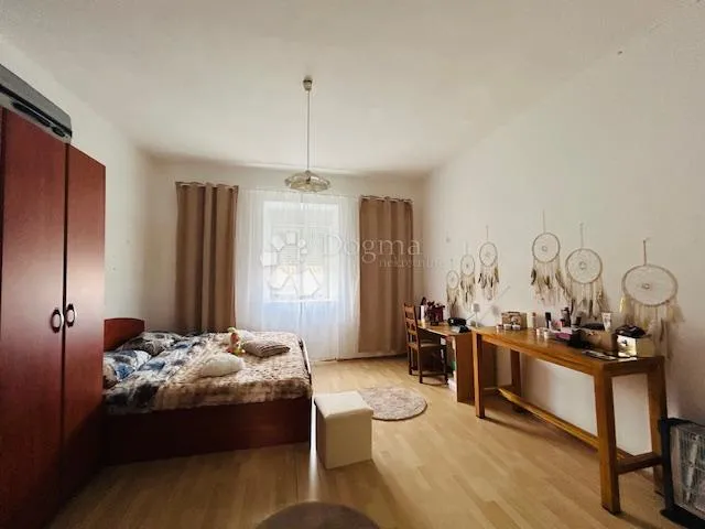 samo u dogmi - prostran 2skl stan na turniću - slika 6