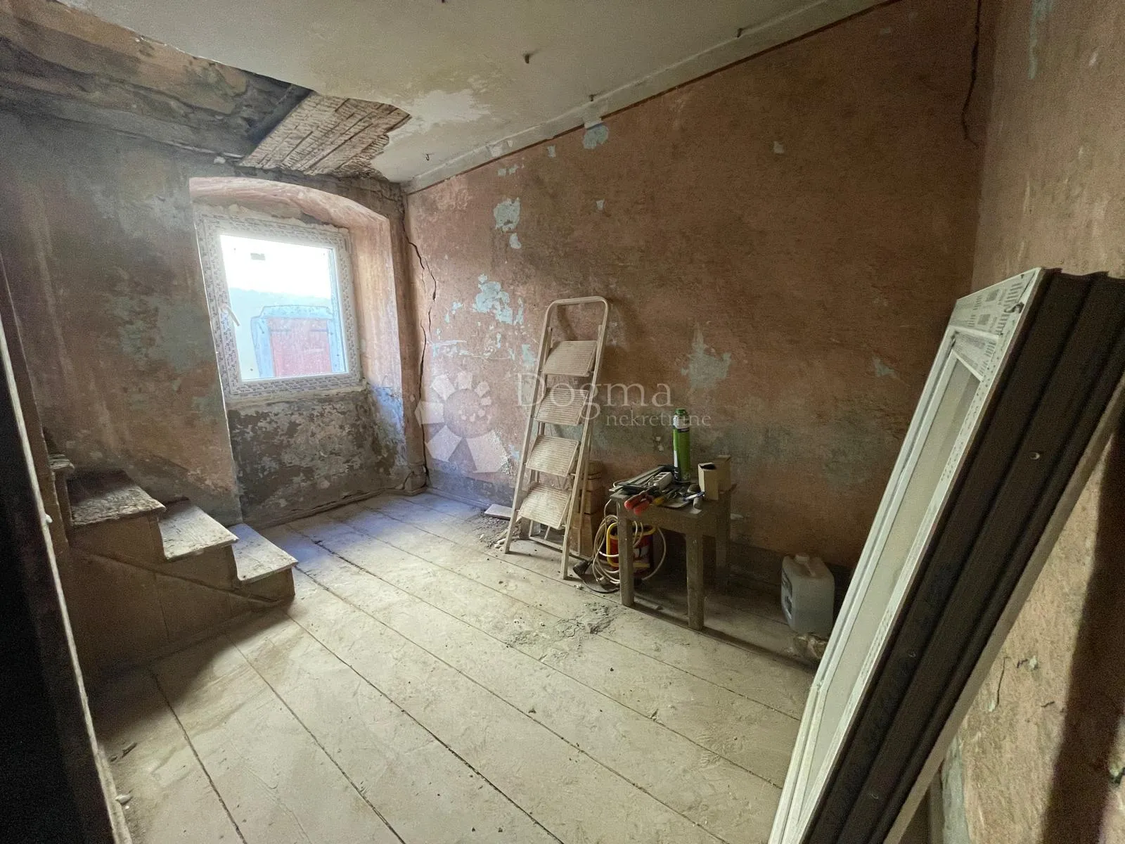 preslatka kućica za potpunu renovaciju u srcu vodnjana - slika 7