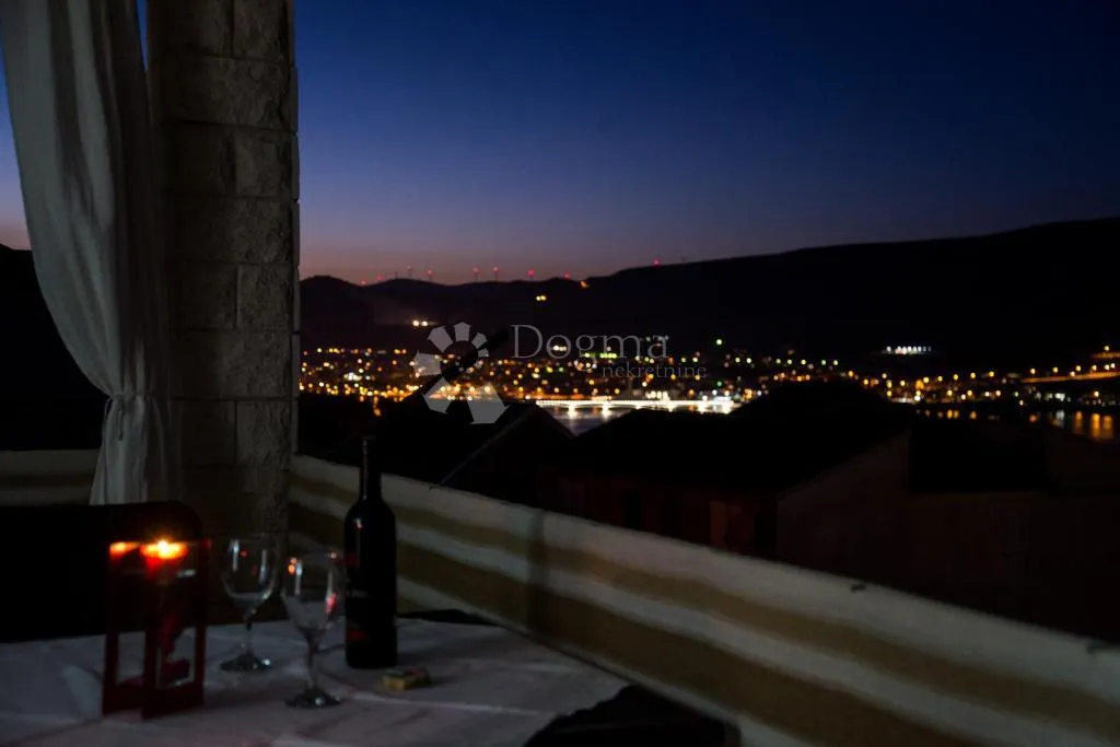 apartmanska samostojeća kuća u mjestu mastrinka! o.čiovo - slika 5
