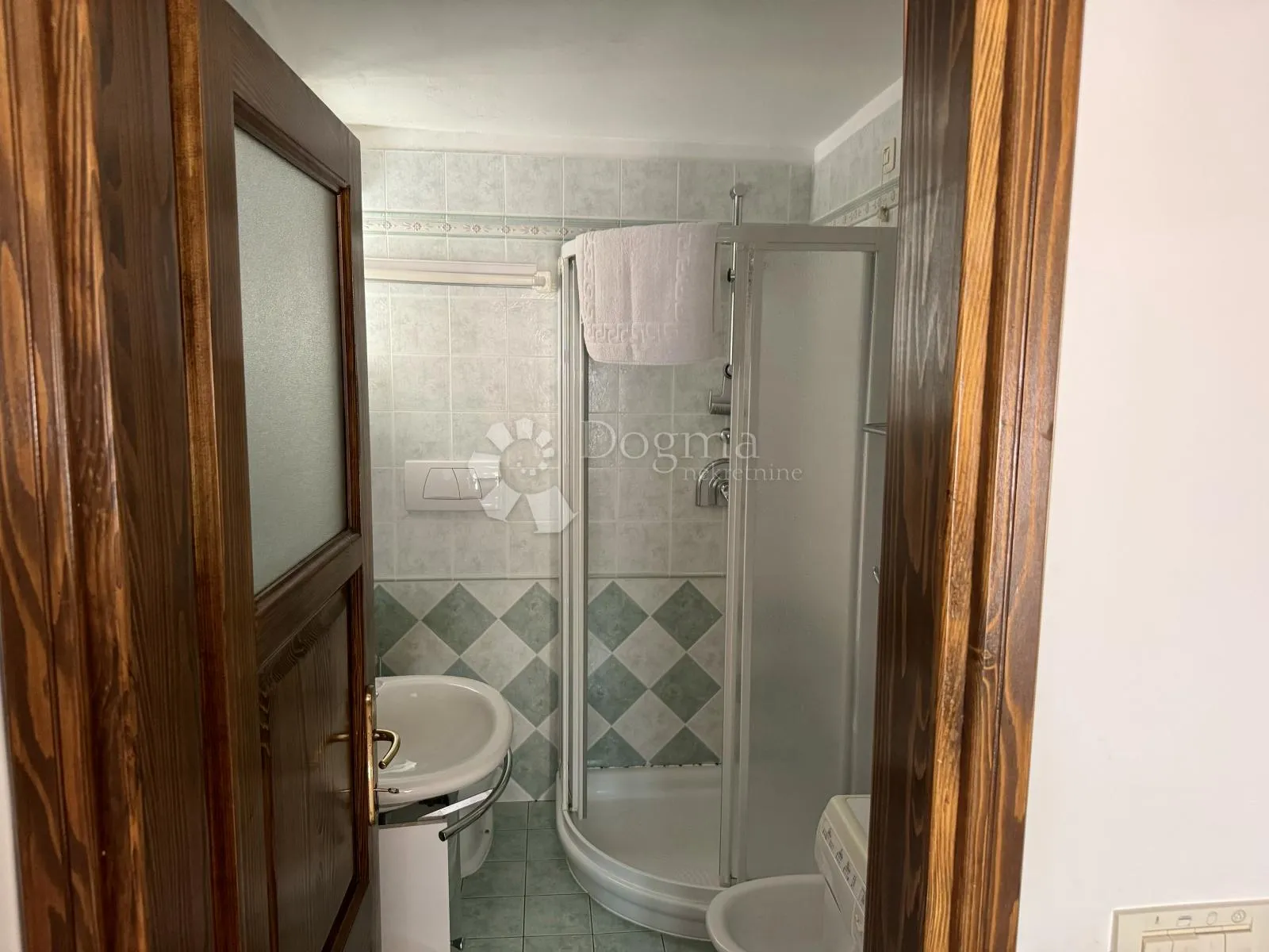 rovinj - kuća sa šest apartmana u srcu starog grada - slika 13
