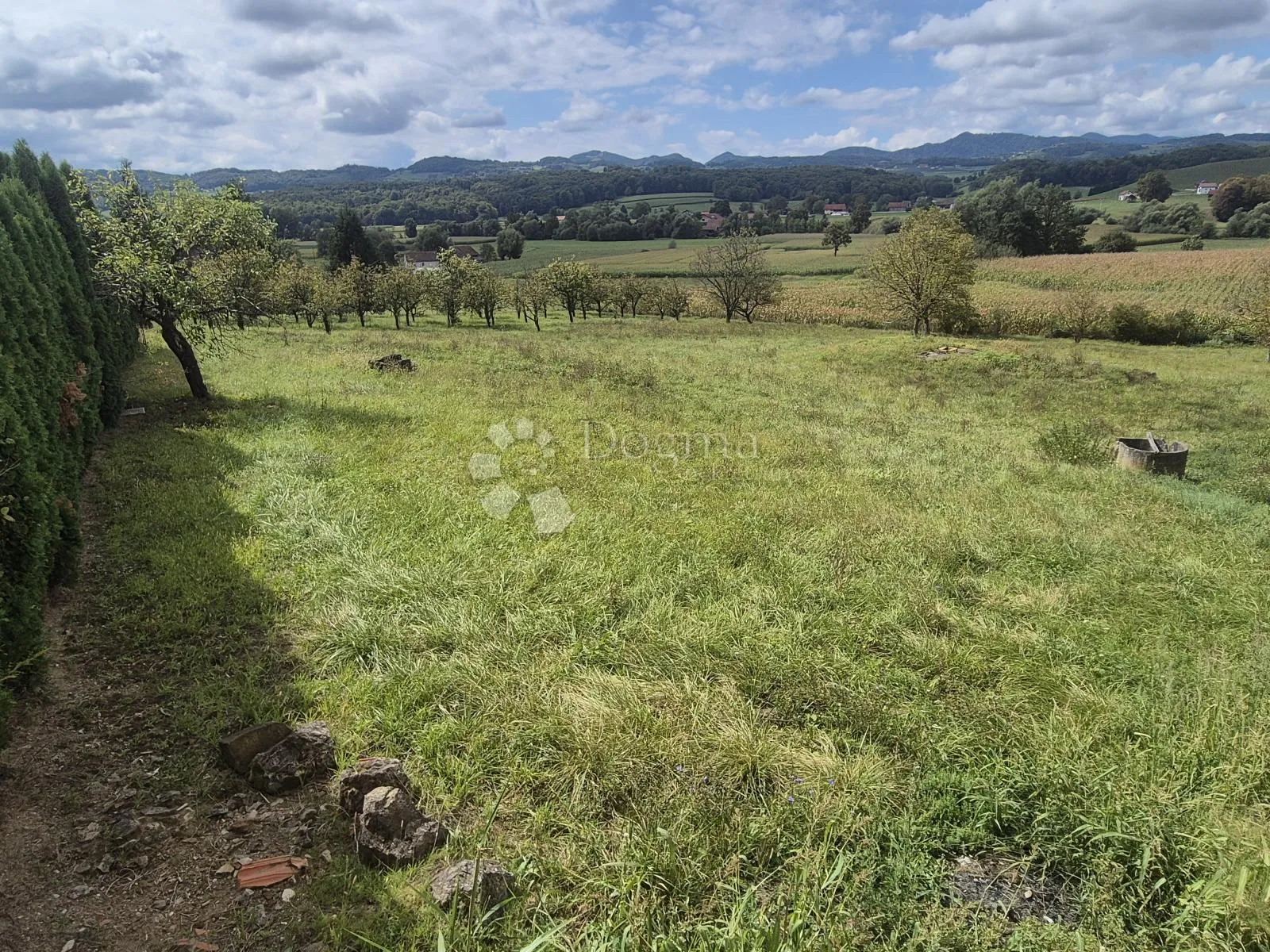 kuća starina djelomično renovirana sa 34.390m² zemljišta! - slika 9