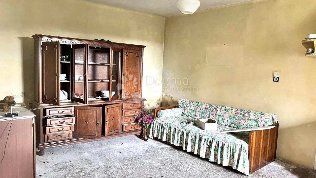 lijepa dvojna kuća za renovaciju s pogledom na more, okolica labina - slika 7