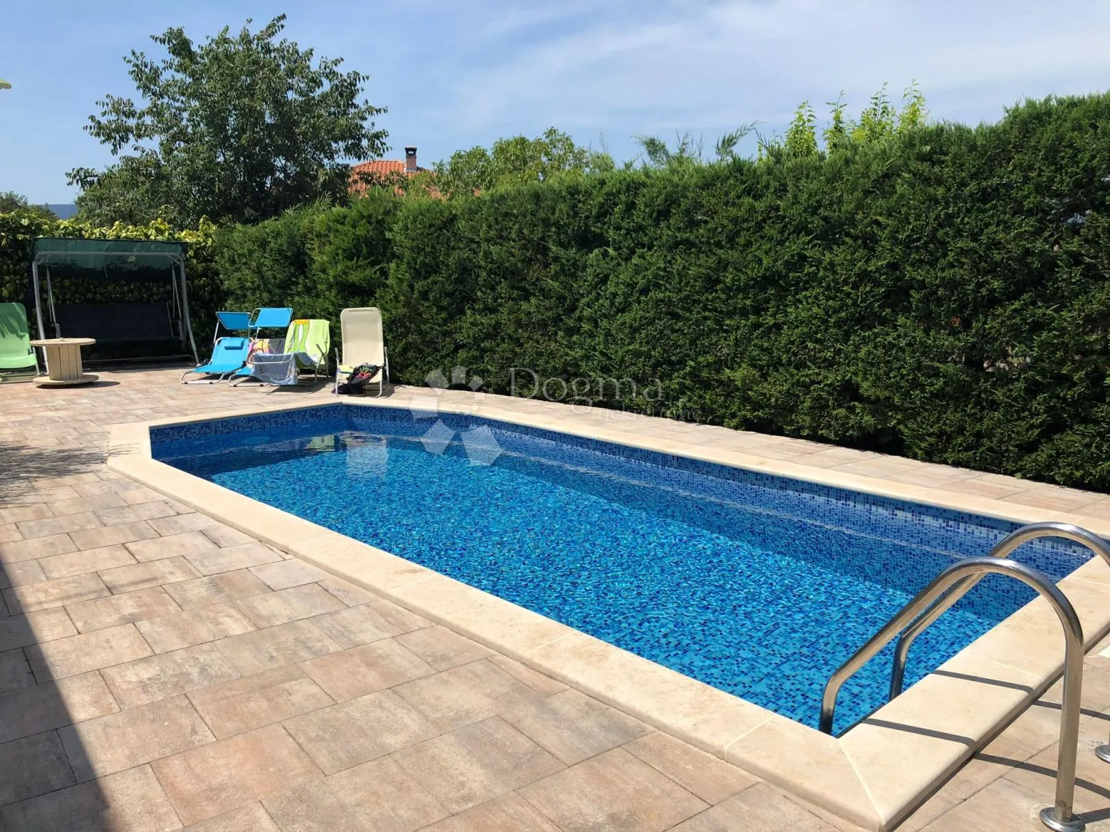 2 apartmana okolica grada krka - slika 8
