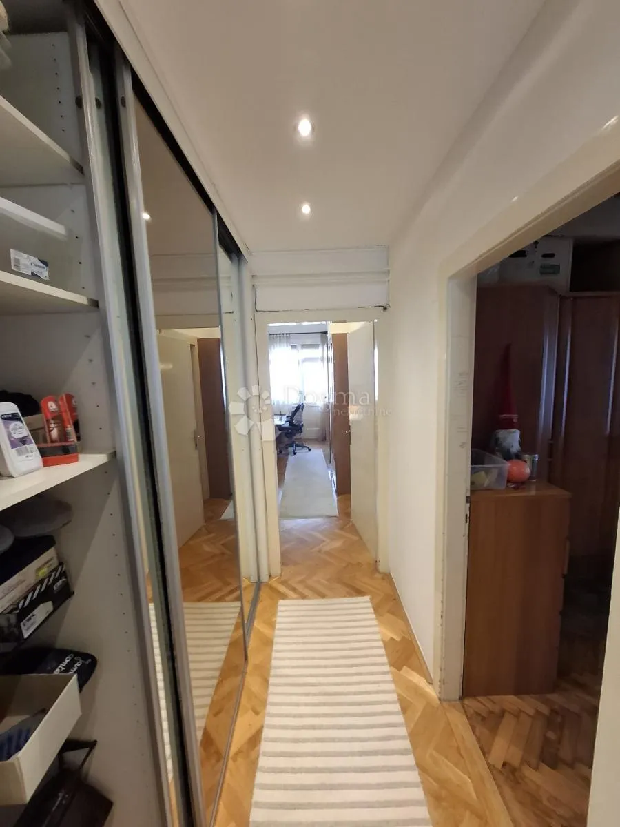 prostran 4s stan u širem centru – idealno za najam - slika 2