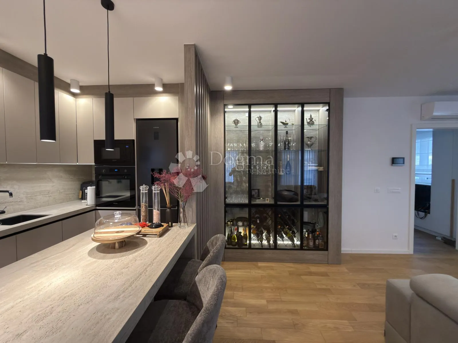 penthouse sesvete | 129 m2 | dizajnerski uređen - slika 2