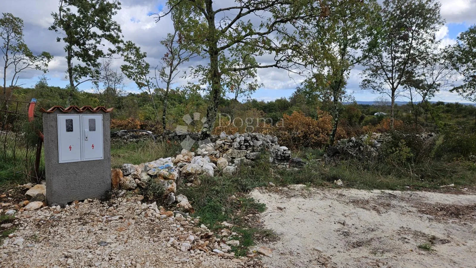 780 m2 građevinskog i 2665 m2 poljoprivrednog zemljišta - slika 3