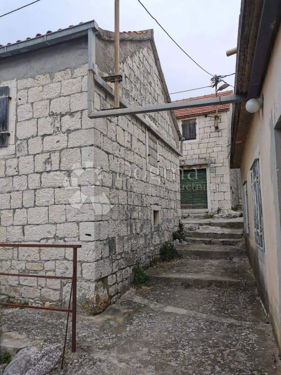 kamene kuće uz obalu - potencijal za turistički najam - slika 2