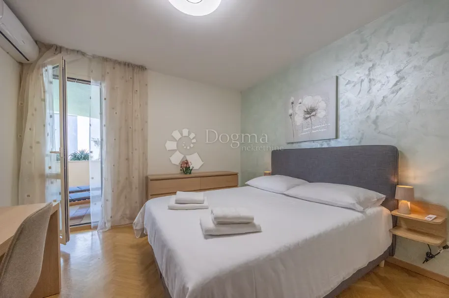 split, bačvice | 4-soban stan s velikom loggiom i jacuzzijem - slika 13