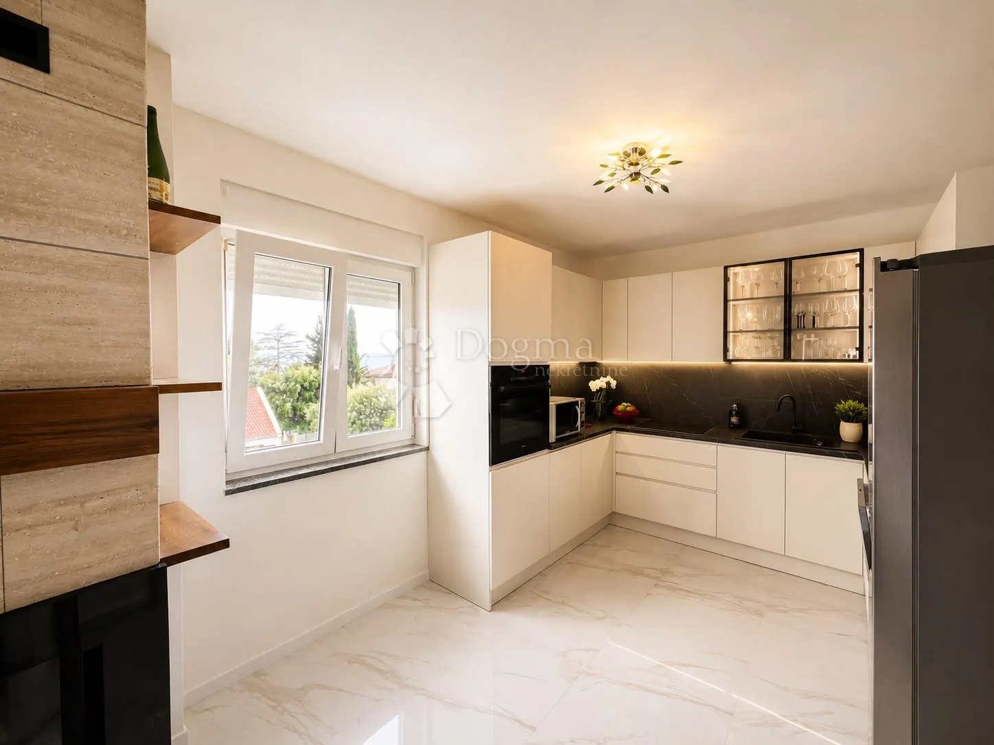 prestižna adresa punta skala (petrčane) 70 m od mora, renoviran stan 77m2 - slika 10