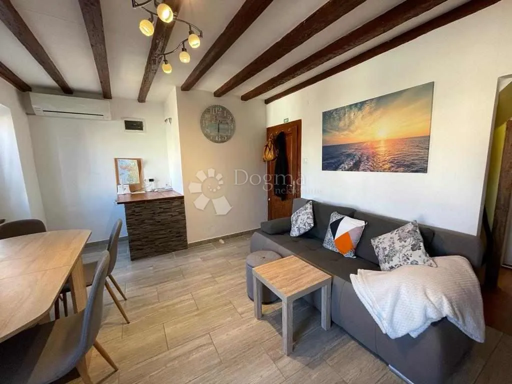 kuća sa 3 apartmana u centru rovinja! - slika 15