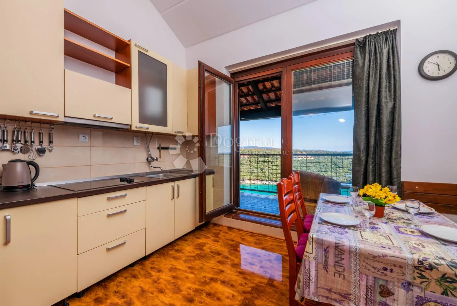 apartman sa pogledom na more - 150m od plaže - slika 1